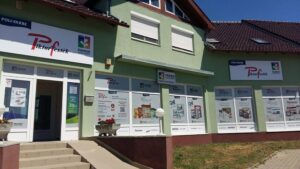 Piktorfesték Székesfehérvár Pozsonyi út üzlet homlokzata